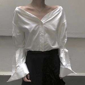 Jacquemus off-shoulder Cotton White Shirt with Bell Sleeves sweetheart neckline
